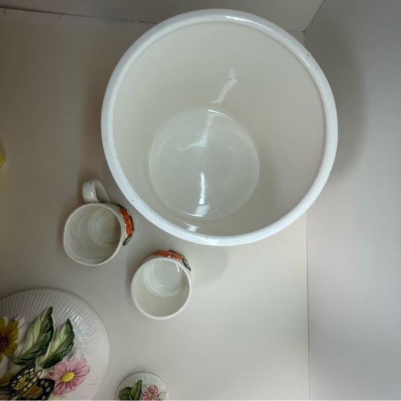 Vintage 70s Floral and Butterfly Ceramic Canister and Creamer Set - Picture 14 of 16